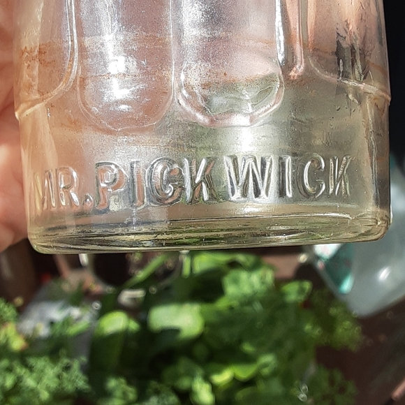 Vintage 1930s Mr. Pickwick glass bottle - Picture 2 of 5